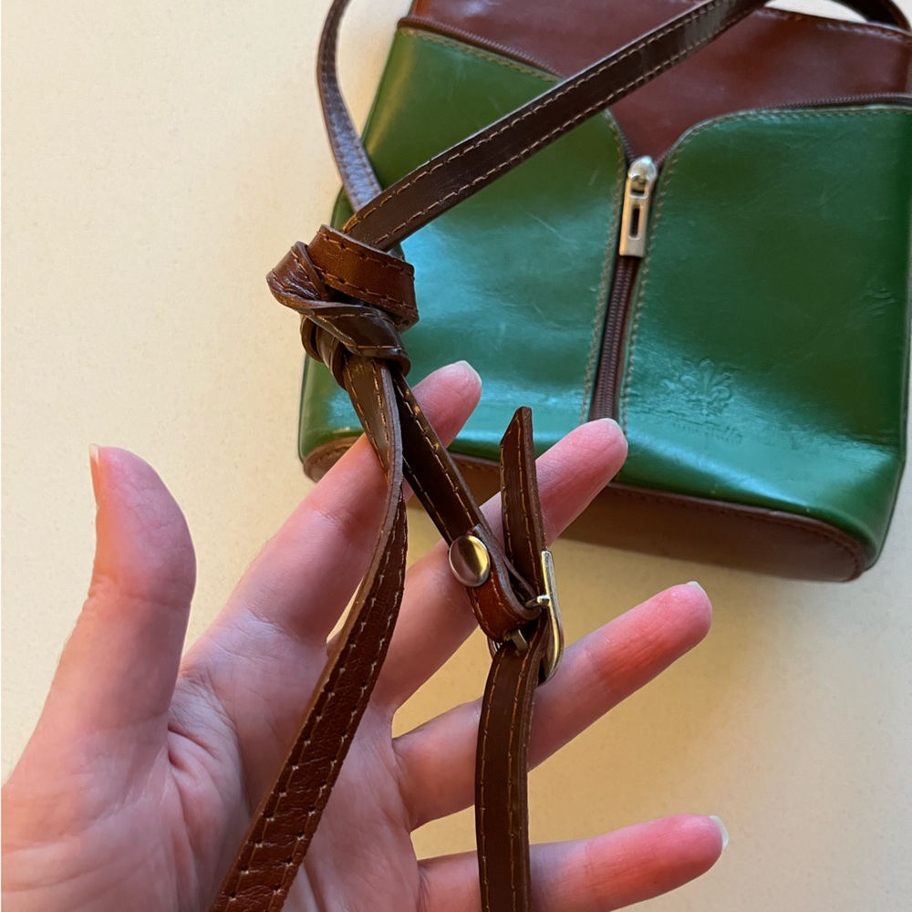 Vera Pelle Green and Brown Italian Leather Bag with Zipper Accent - Picture 9 of 9